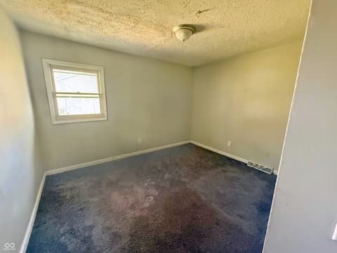 Photo of 1902 Edgemont Way, Anderson, IN