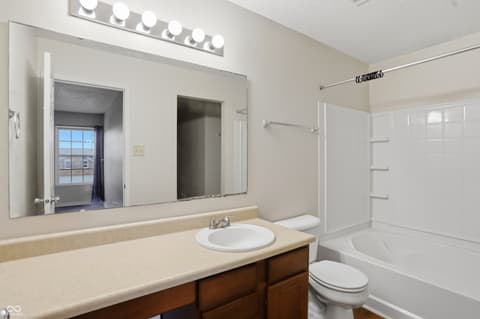 Photo of 5804 Grassy Bank Drive, Indianapolis, IN