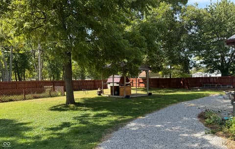 Yard at 523 E Noble Street, Lebanon, IN