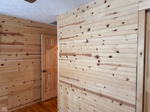 Laundry room at 523 E Noble Street, Lebanon, IN