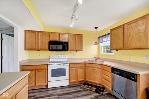 Kitchen at 2428 Foxtail Drive, Plainfield, IN