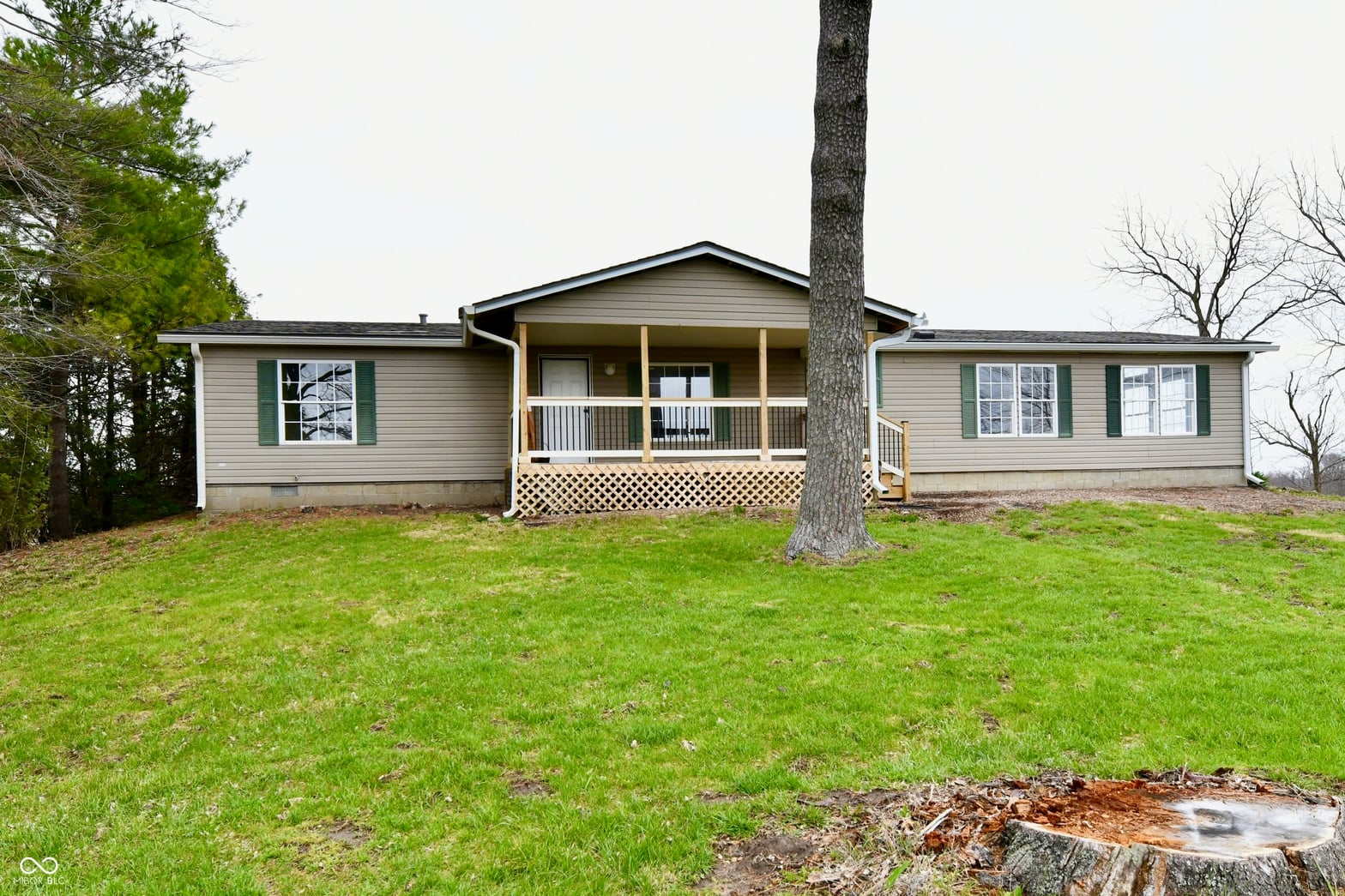 Front exterior at 1906 W 1000 N, Knightstown, IN