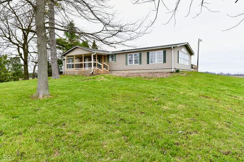 Front exterior at 1906 W 1000 N, Knightstown, IN