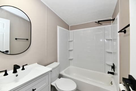 Bathroom at 1906 W 1000 N, Knightstown, IN
