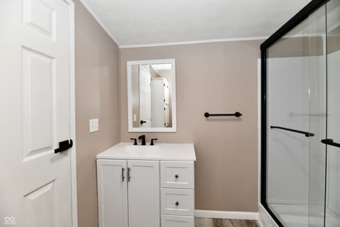 Bathroom at 1906 W 1000 N, Knightstown, IN