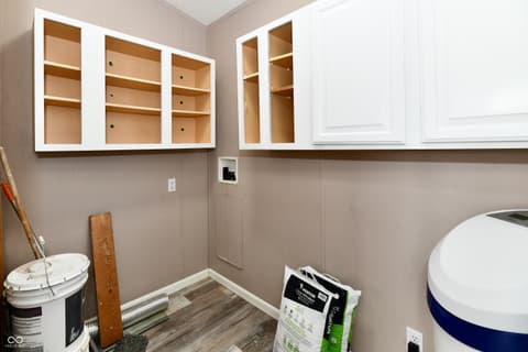 Laundry room at 1906 W 1000 N, Knightstown, IN