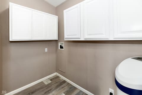 Laundry room at 1906 W 1000 N, Knightstown, IN