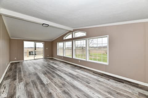 Living room at 1906 W 1000 N, Knightstown, IN
