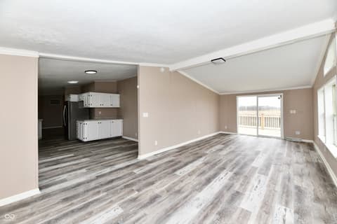 Living room at 1906 W 1000 N, Knightstown, IN