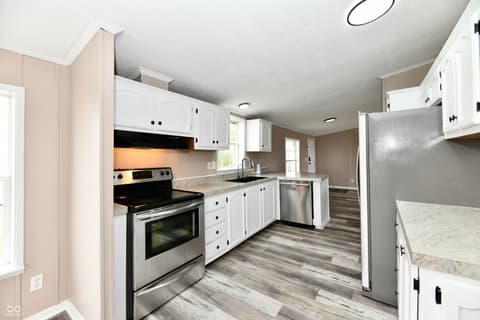Kitchen at 1906 W 1000 N, Knightstown, IN