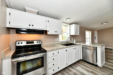 Kitchen at 1906 W 1000 N, Knightstown, IN