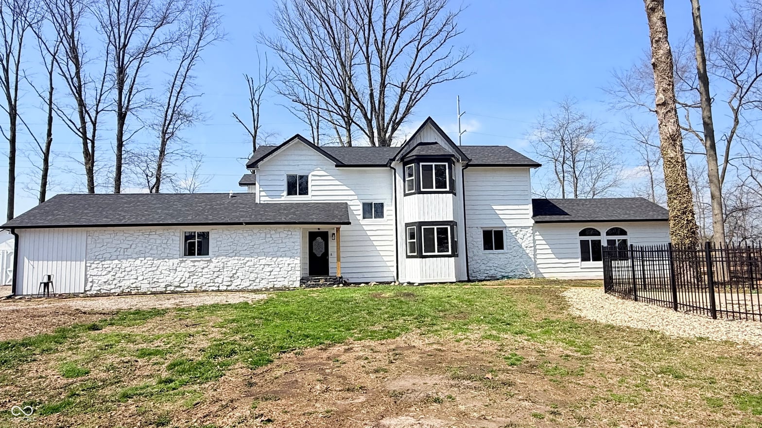 Front exterior at 3868 E Worthsville Road, Whiteland, IN