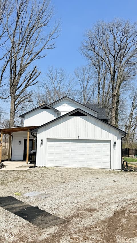 Garage at 3868 E Worthsville Road, Whiteland, IN