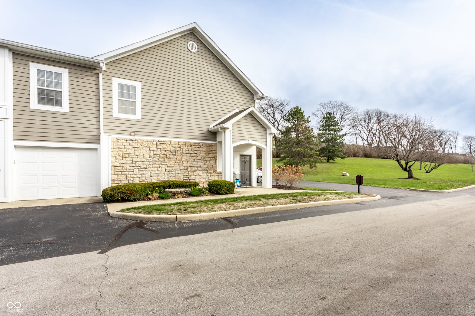 Photo of 1344 Shadow Ridge Road, Indianapolis, IN