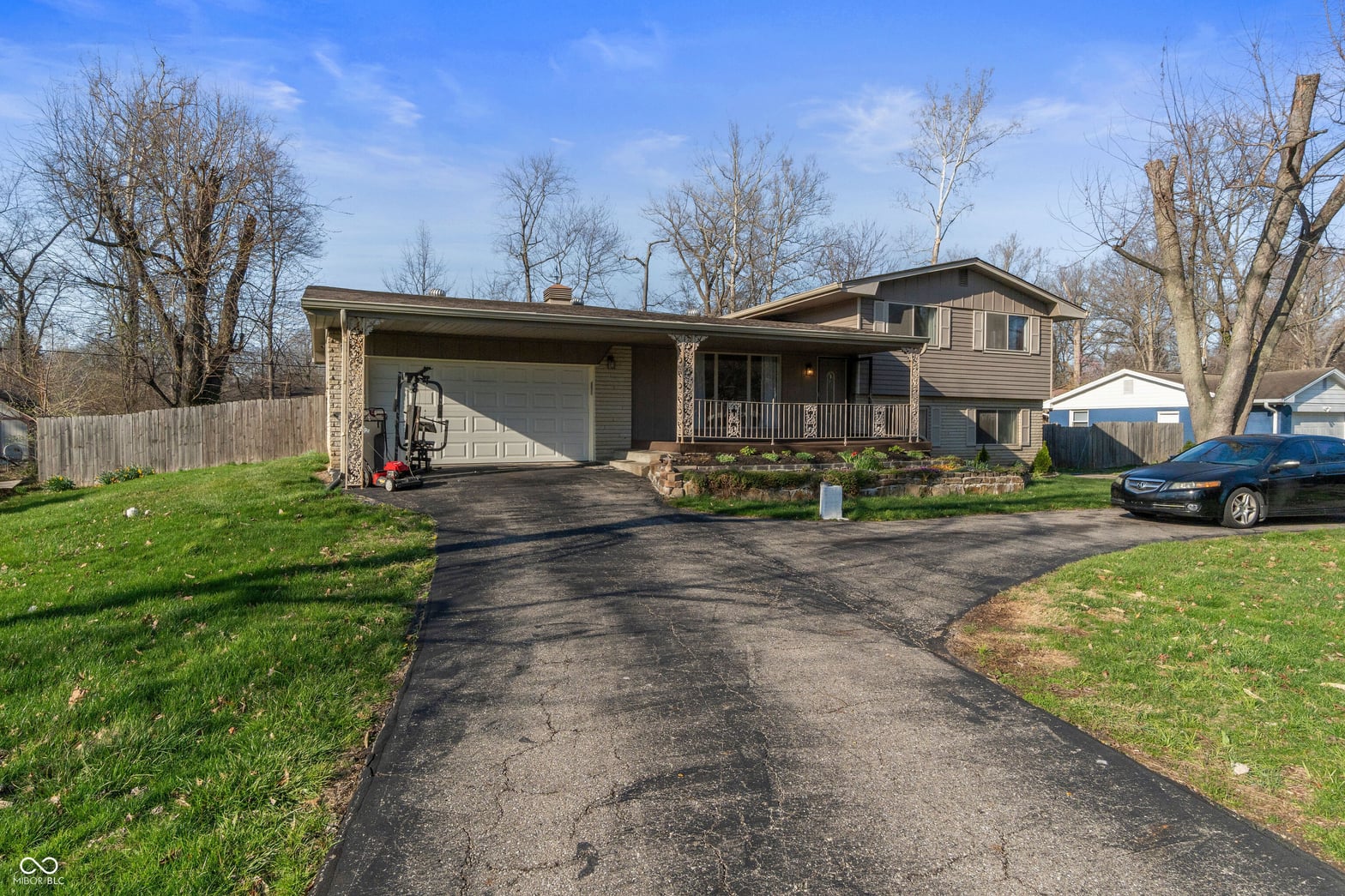 Front exterior at 406 Griffin Road, Indianapolis, IN