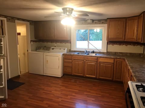 Laundry room at 8675 S Bryan Street, Ora, IN