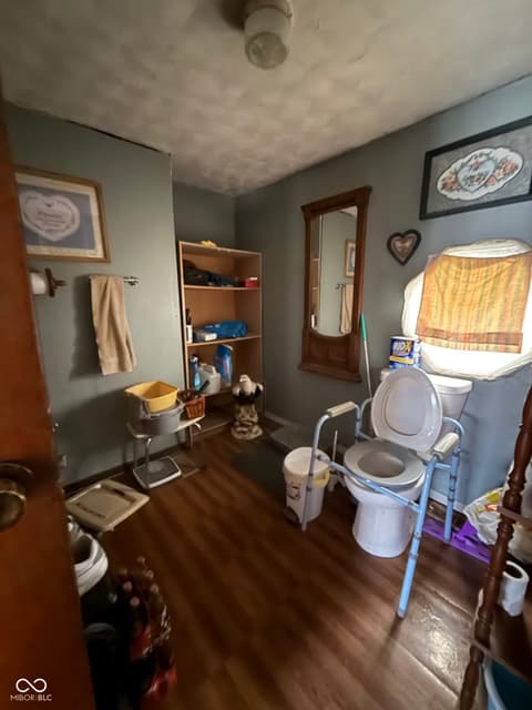 Bathroom at 10074 N 400 W, Carthage, IN