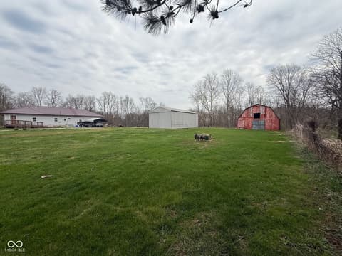 Yard at 10074 N 400 W, Carthage, IN