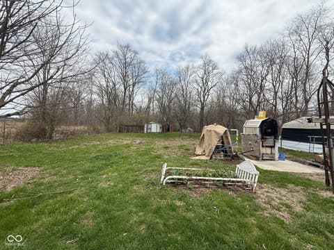 Yard at 10074 N 400 W, Carthage, IN