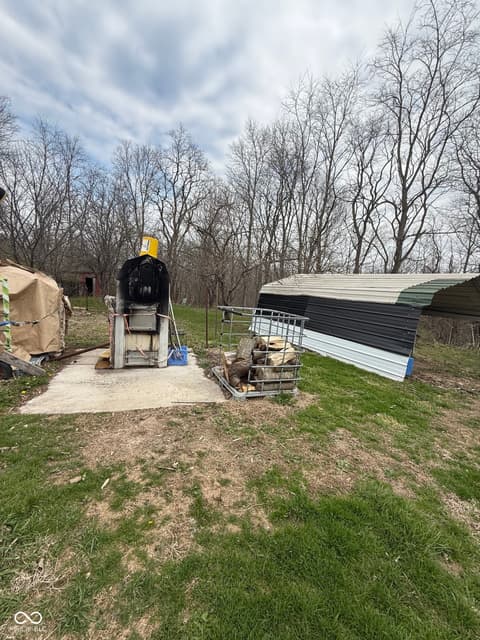 Yard at 10074 N 400 W, Carthage, IN
