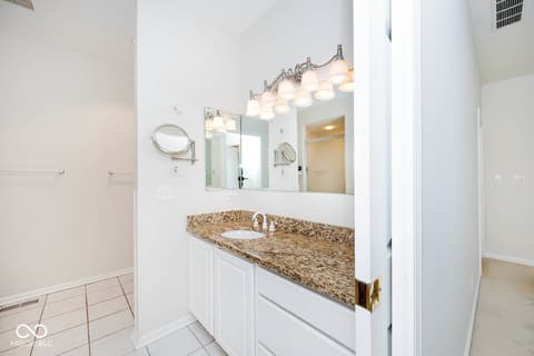Photo of 5165 Hawks Point Road, Indianapolis, IN