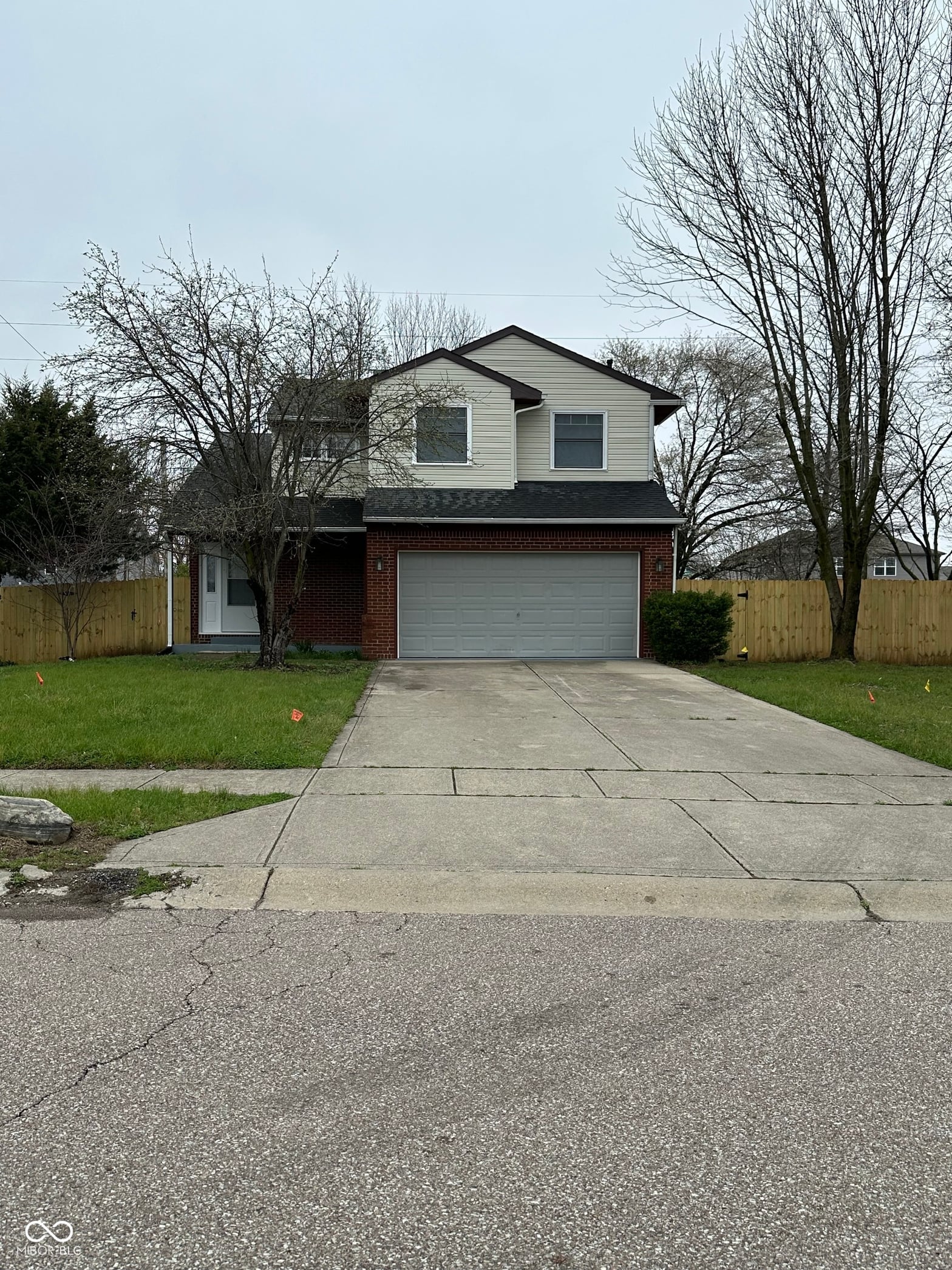 Front exterior at 305 Cardinal Drive, Whiteland, IN