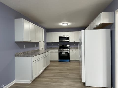 Kitchen at 305 Cardinal Drive, Whiteland, IN