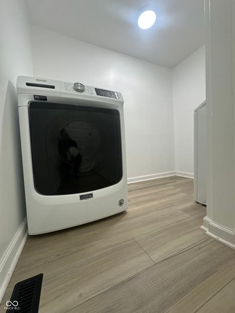 Laundry room at 305 Cardinal Drive, Whiteland, IN