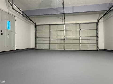 Garage at 305 Cardinal Drive, Whiteland, IN