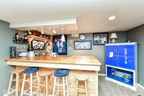 Bar — 150 Springs Court, Carmel, IN