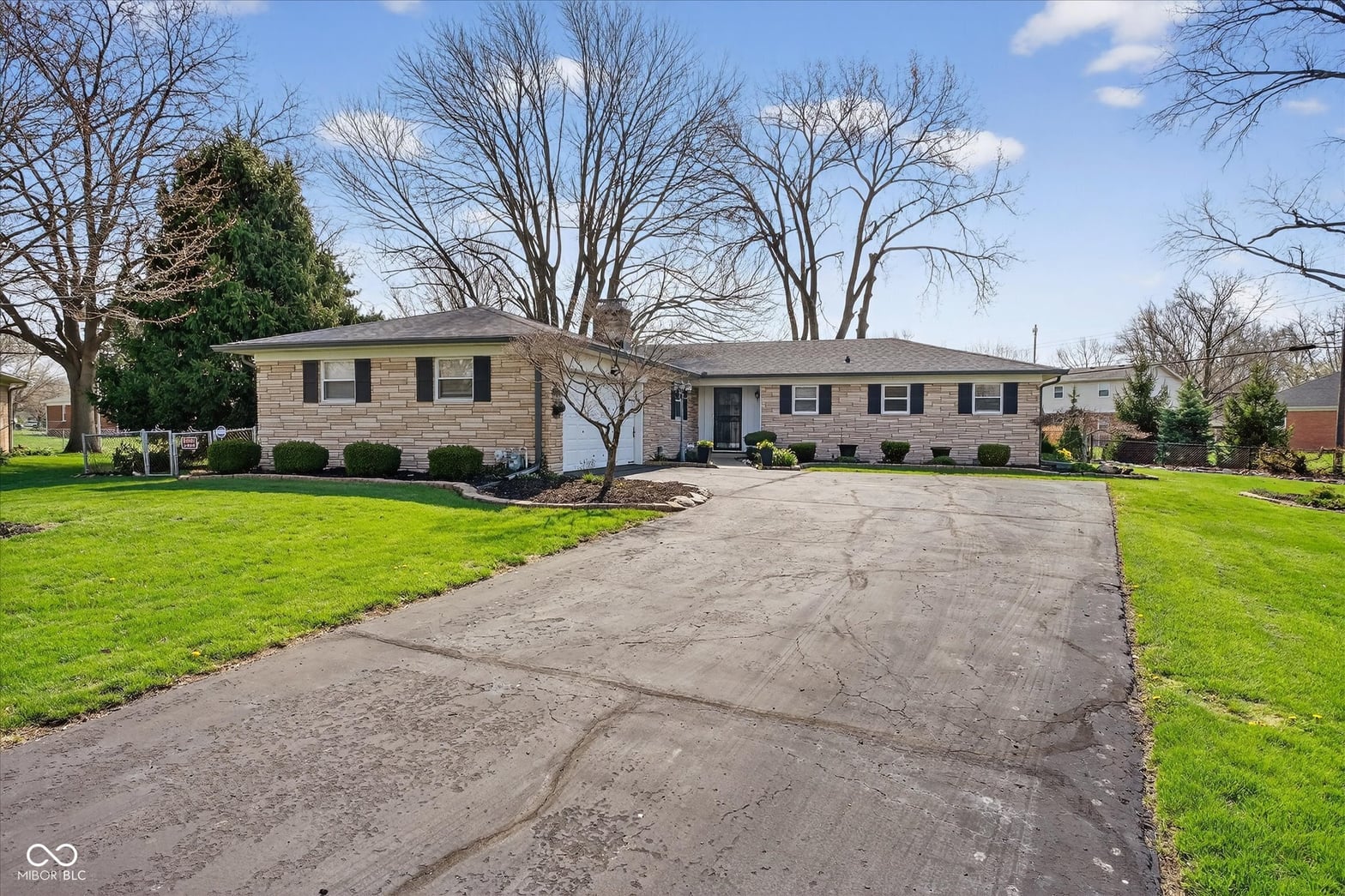 Photo of 6915 Camelot Court, Indianapolis, IN