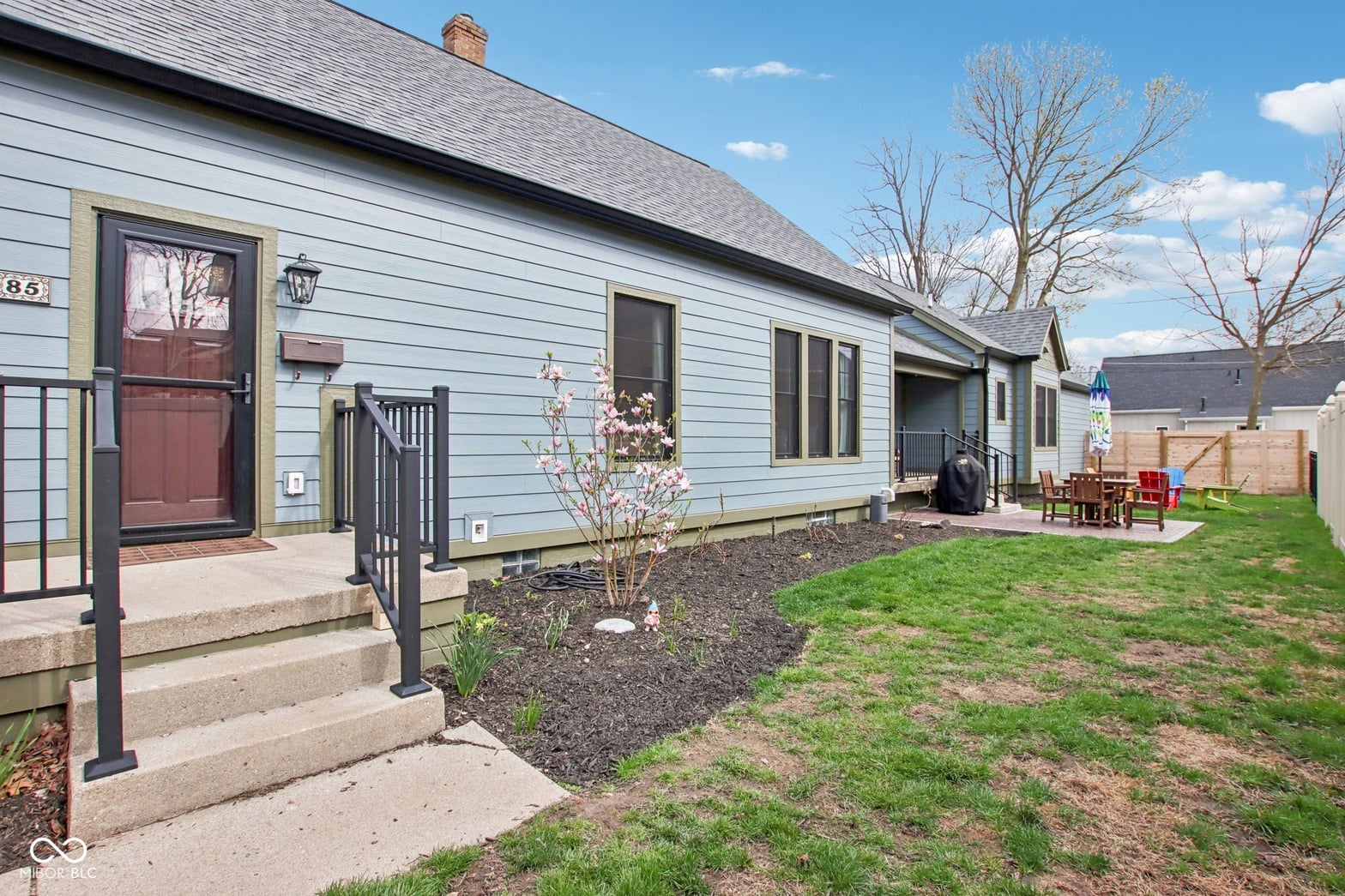 Photo of 85 E Poplar Street, Zionsville, IN
