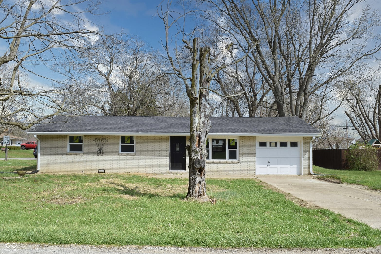 Front exterior at 5961 N 200 W, Columbus, IN