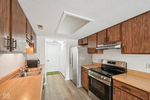 Photo of 9113 Cinnebar Drive, Indianapolis, IN