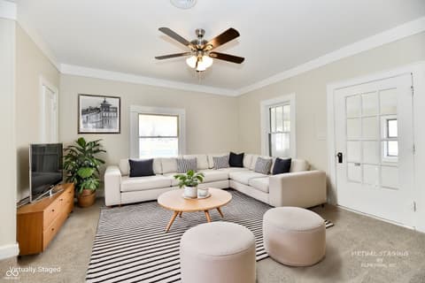 Living room at 4992 W 100 S, New Palestine, IN