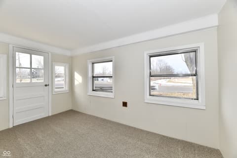 Foyer at 4992 W 100 S, New Palestine, IN