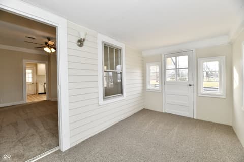 Foyer at 4992 W 100 S, New Palestine, IN