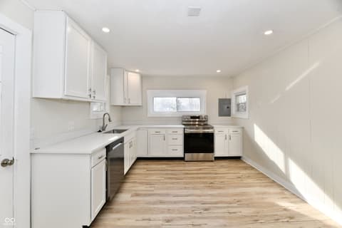 Kitchen at 4992 W 100 S, New Palestine, IN
