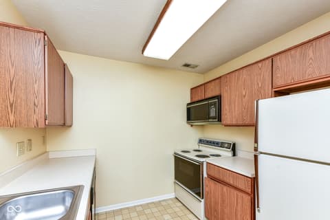 Photo of 7238 Harbour Isle, Indianapolis, IN