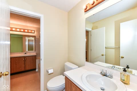 Photo of 7238 Harbour Isle, Indianapolis, IN