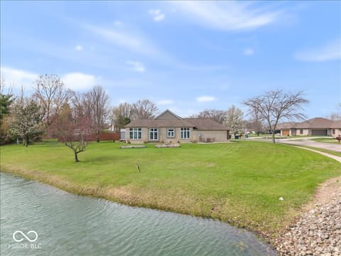 Front exterior at 8123 W Ashford Lane, Muncie, IN