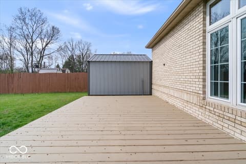 Outdoor living area at 8123 W Ashford Lane, Muncie, IN
