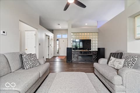 Living room at 8123 W Ashford Lane, Muncie, IN