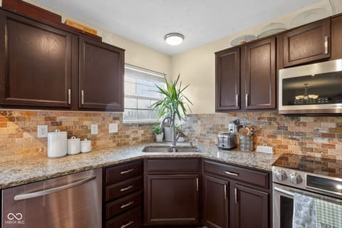 Kitchen at 11454 Seabiscuit Drive, Noblesville, IN