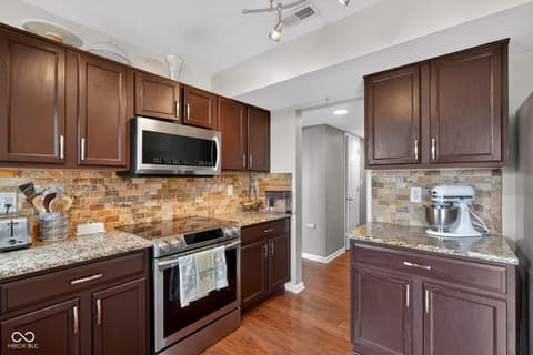 Kitchen at 11454 Seabiscuit Drive, Noblesville, IN