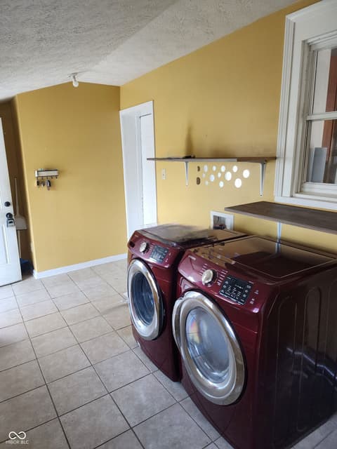 Laundry room at 40 W Main Street, Monrovia, IN