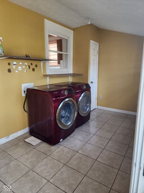 Laundry room at 40 W Main Street, Monrovia, IN