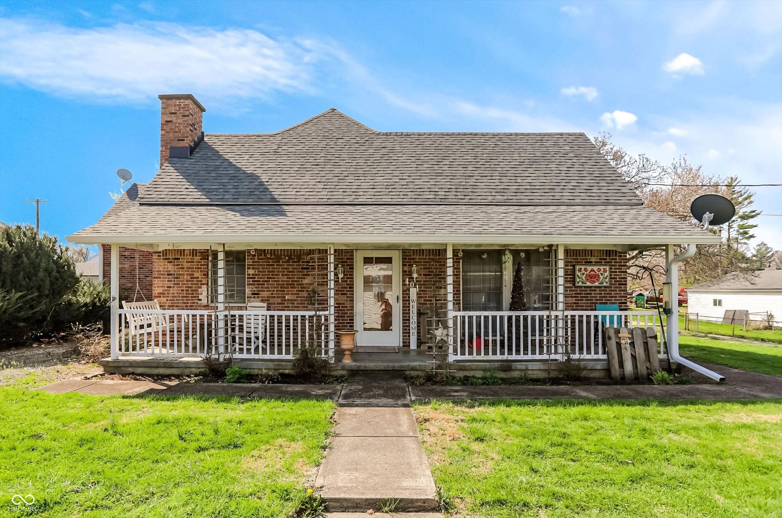 Front exterior at 401 E Pearl Street, Waldron, IN