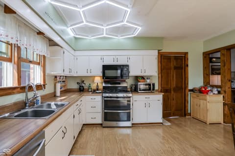 Kitchen at 401 E Pearl Street, Waldron, IN