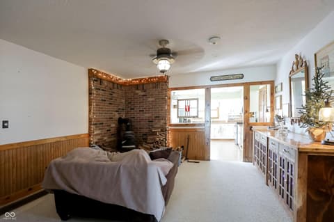 Den — 401 E Pearl Street, Waldron, IN